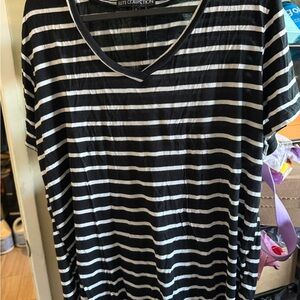 Black and White Striped Women's Top size large